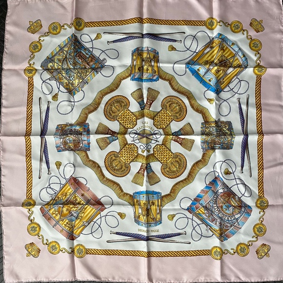 HERMES “Les Tambourine” 90cm silk scarf in